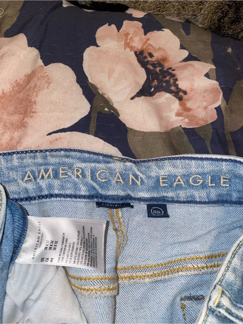 American Eagle Outfitters Light Wash High-Rise Women's Jeans